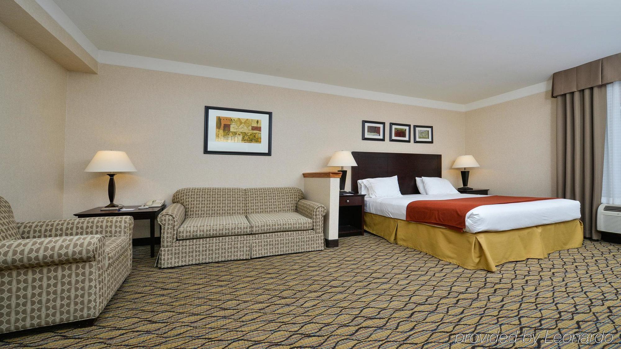 Holiday Inn Express Great Barrington By Ihg Dış mekan fotoğraf