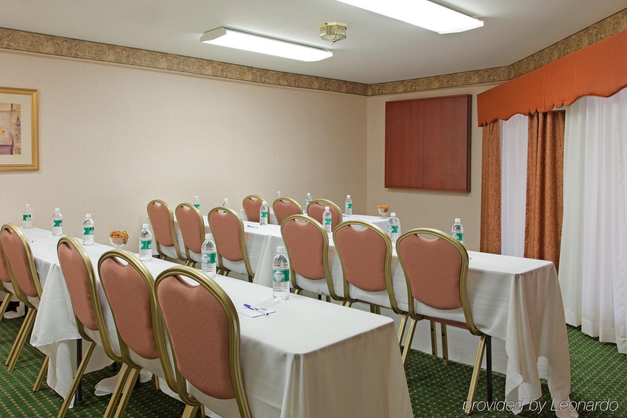 Holiday Inn Express Great Barrington By Ihg Konforlar fotoğraf