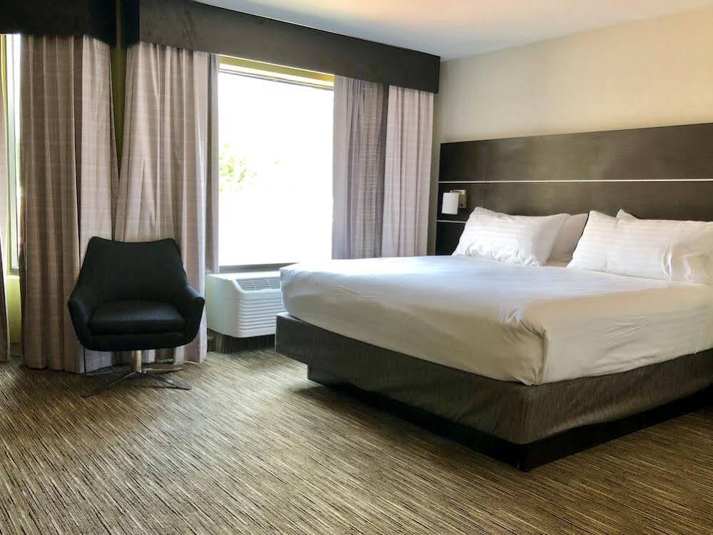 Holiday Inn Express Great Barrington By Ihg Dış mekan fotoğraf